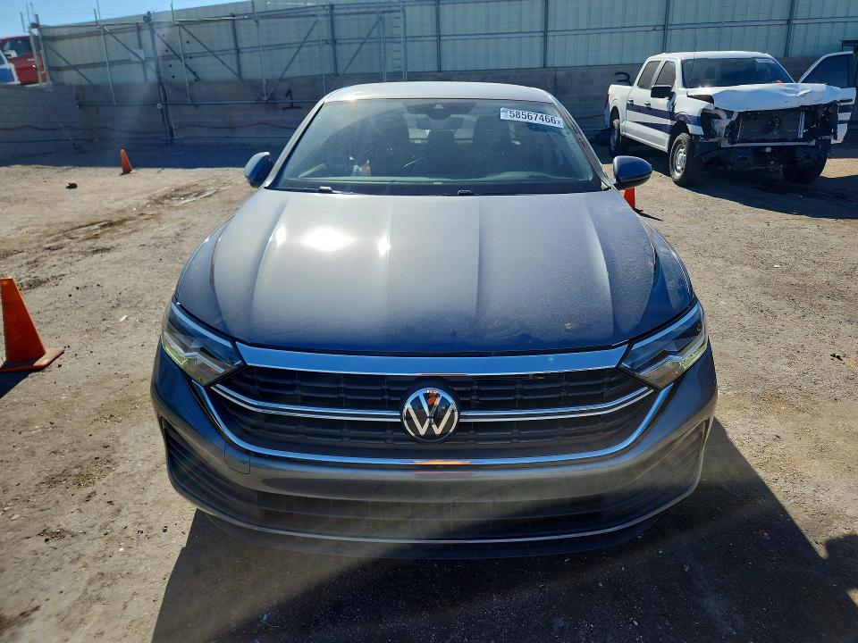 Photo 5 from auction – 2024 VOLKSWAGEN JETTA with VIN 3VW5M7BU6RM016181