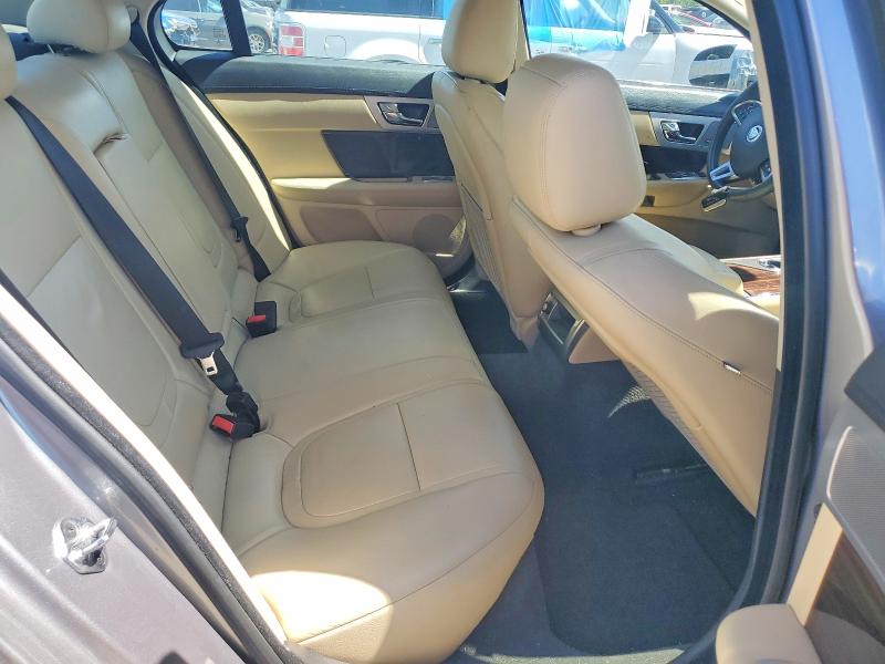 Foto 10 de la subasta – 2013 JAGUAR XF con VIN SAJWJ0EF1D8S86793