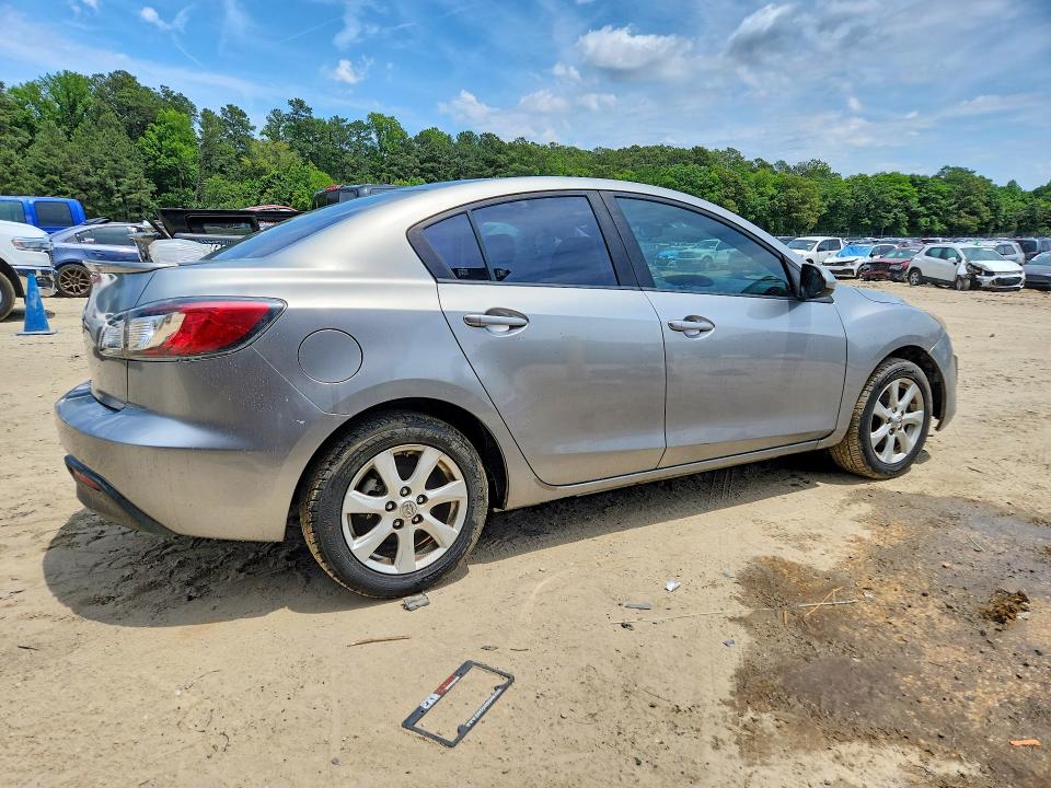 Photo 3 from auction – 2010 MAZDA 3 with VIN JM1BL1SG4A1272854