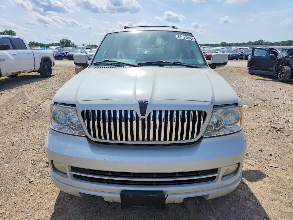 Photo 5 from auction – 2005 LINCOLN NAVIGATOR with VIN 5LMFU28535LJ08637