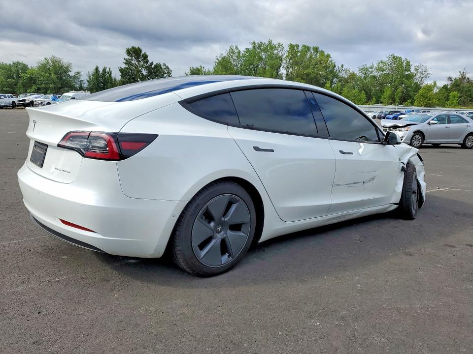 Zdjęcie 3 z aukcji – 2022 TESLA MODEL 3 z VIN 5YJ3E1EB8NF234619