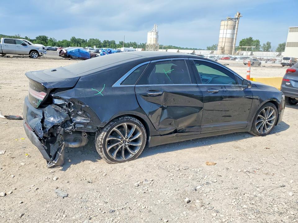 Фото 3 с аукциона – 2017 LINCOLN MKZ с VIN 3LN6L5FC2HR622431
