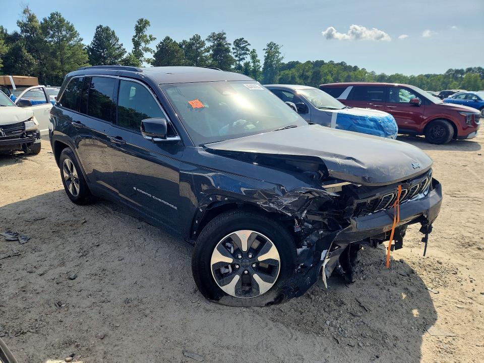 Photo 4 from auction – 2024 JEEP GRAND CHEROKEE with VIN 1C4RJYB60RC253433