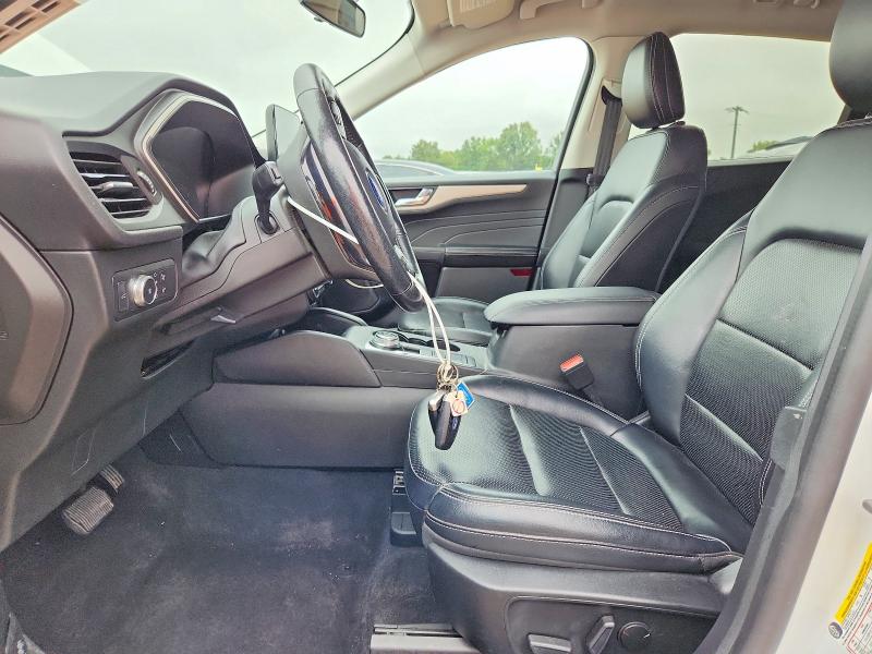 Photo 7 from auction – 2021 FORD ESCAPE with VIN 1FMCU9H65MUA40972