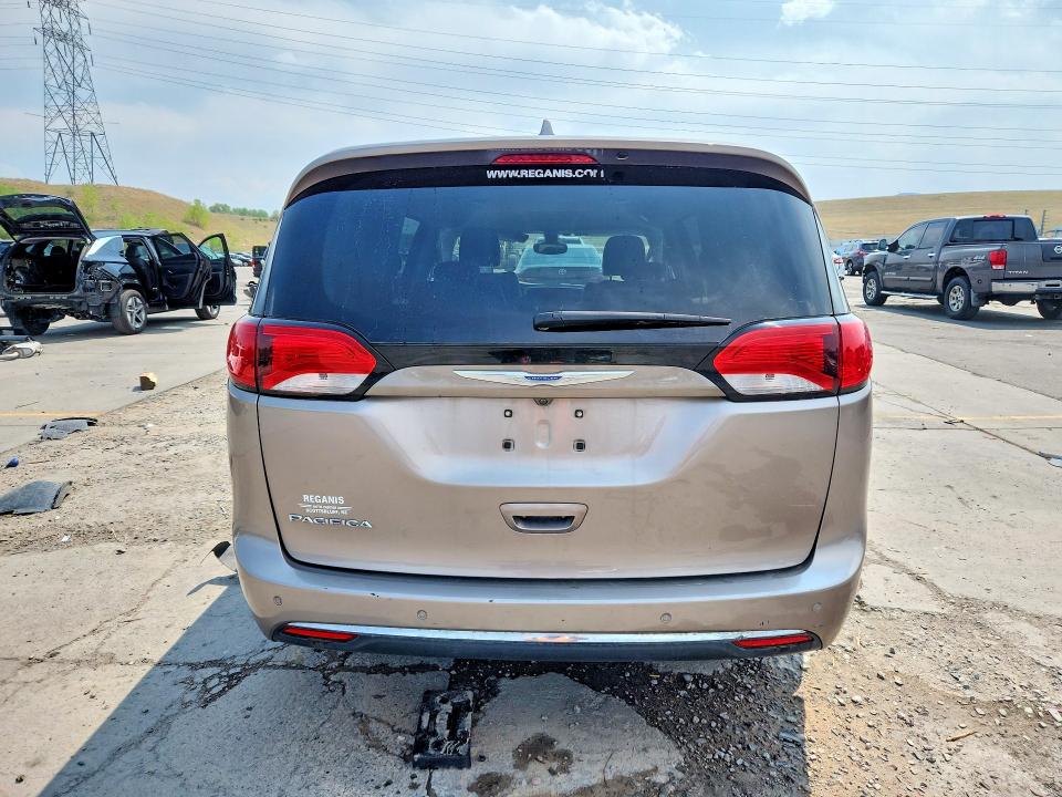 Photo 6 from auction – 2017 CHRYSLER PACIFICA with VIN 2C4RC1BG4HR660042