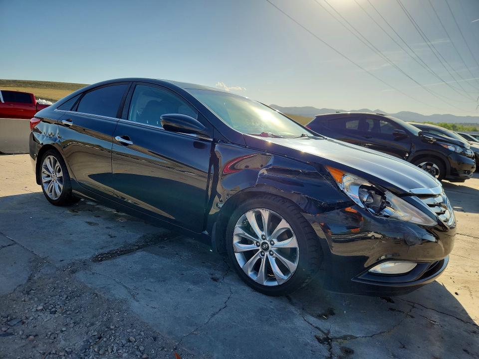 Photo 4 from auction – 2012 HYUNDAI SONATA with VIN 5NPEC4AC1CH399831