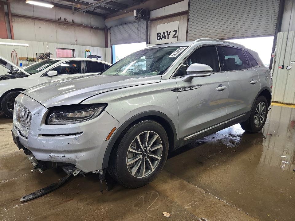 LINCOLN NAUTILUS 2022 with VIN 2LMPJ8J95NBL27135 - Photo from auction