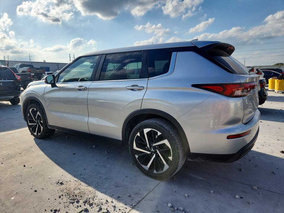 Photo 2 from auction – 2022 MITSUBISHI OUTLANDER with VIN JA4J3TA87NZ015366