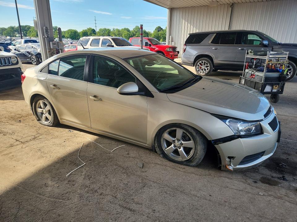 Photo 4 from auction – 2014 CHEVROLET CRUZE with VIN 1G1PC5SB6E7167584