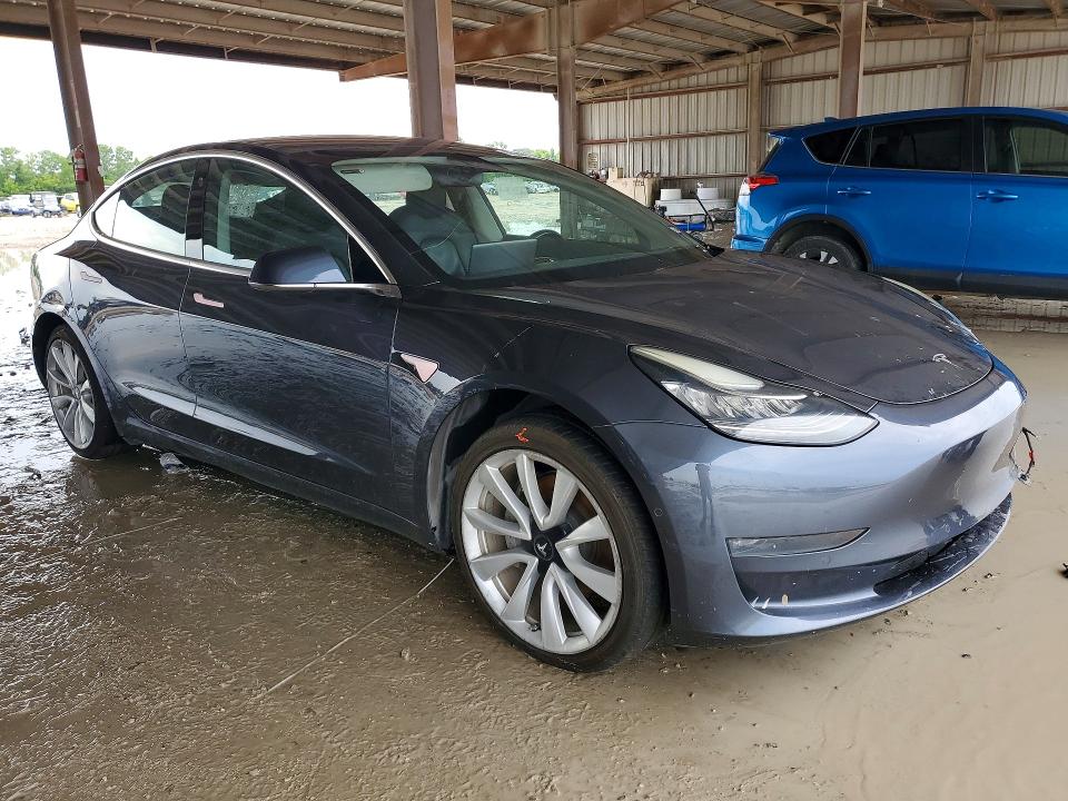Photo 4 from auction – 2018 TESLA MODEL 3 with VIN 5YJ3E1EAXJF009474