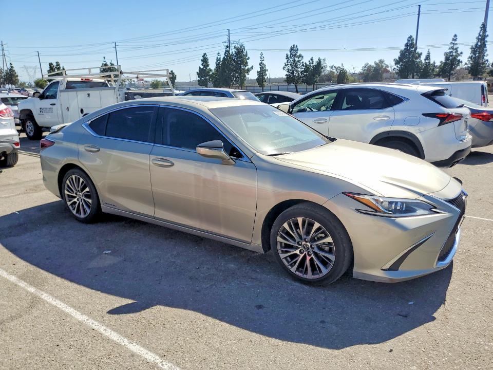 Photo 4 from auction – 2020 LEXUS ES with VIN 58AD21B15LU011276