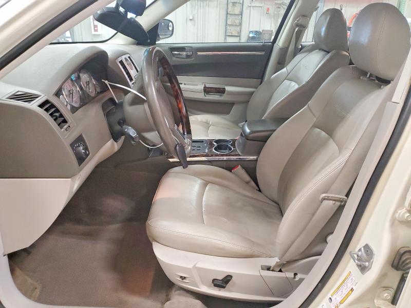 Photo 7 from auction – 2010 CHRYSLER 300C with VIN 2C3CK6CT2AH239406