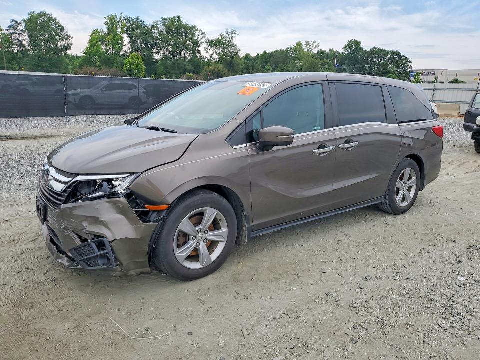 HONDA ODYSSEY 2018 with VIN 5FNRL6H50JB072479 - Photo from auction