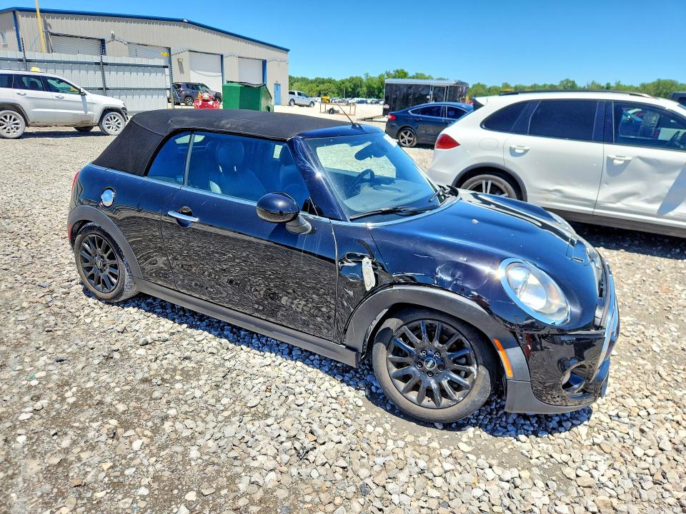 Photo 4 from auction – 2016 MINI COOPER with VIN WMWWG9C59G3C21915