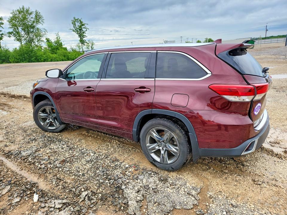 Photo 2 from auction – 2017 TOYOTA HIGHLANDER with VIN 5TDDZRFH6HS357667