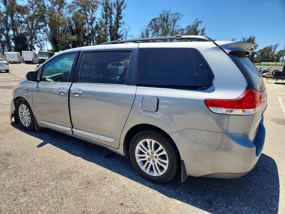 Photo 2 from auction – 2013 TOYOTA SIENNA with VIN 5TDYK3DC0DS357054