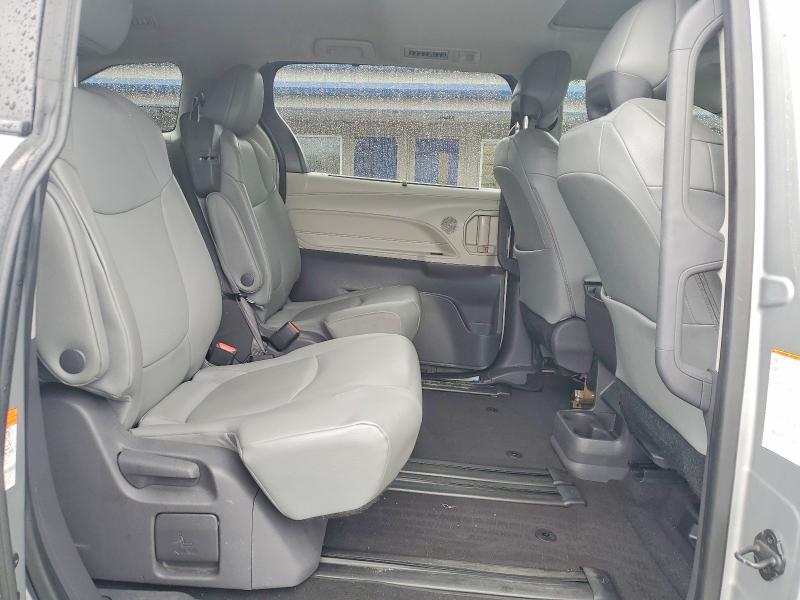 Photo 11 from auction – 2021 TOYOTA SIENNA with VIN 5TDYRKEC7MS056172