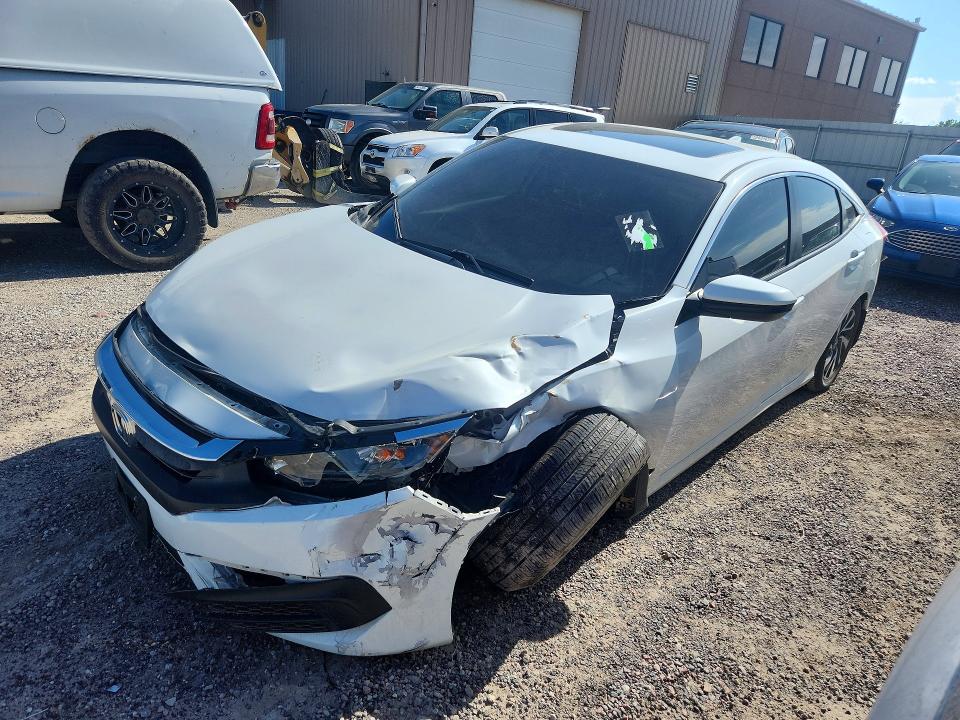HONDA CIVC 2018 con VIN 2HGFC2F72JH557024 - Foto de la subasta
