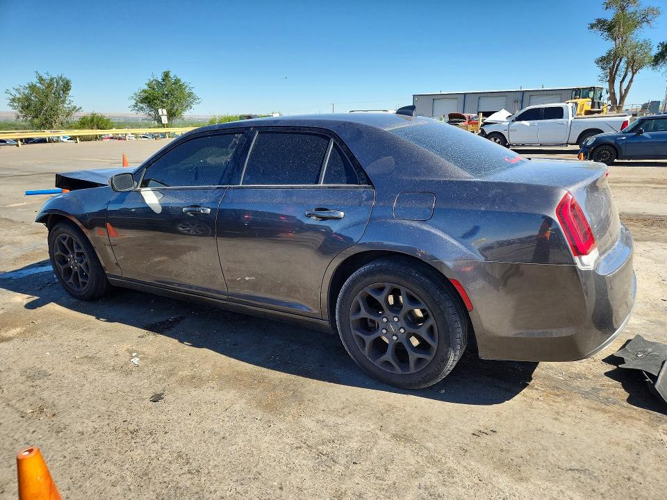 Photo 2 from auction – 2019 CHRYSLER 300 with VIN 2C3CCAGG0KH586246
