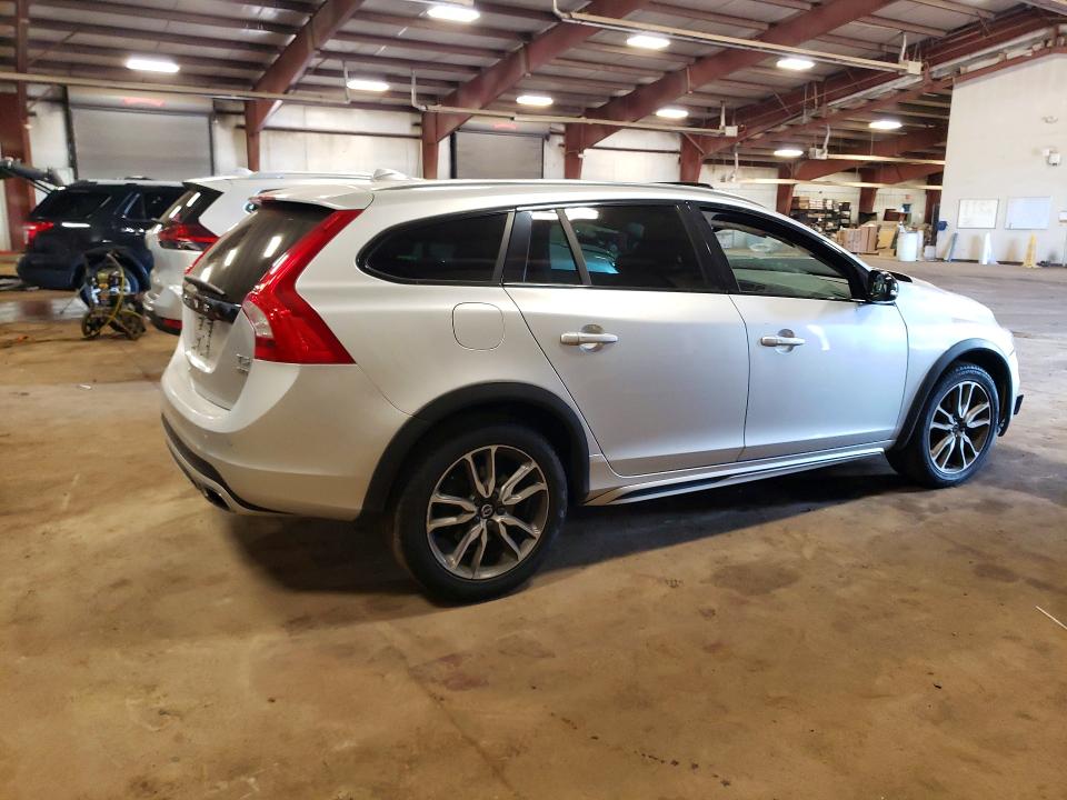 Photo 3 from auction – 2018 VOLVO V60CC with VIN YV440MWK3J2057636