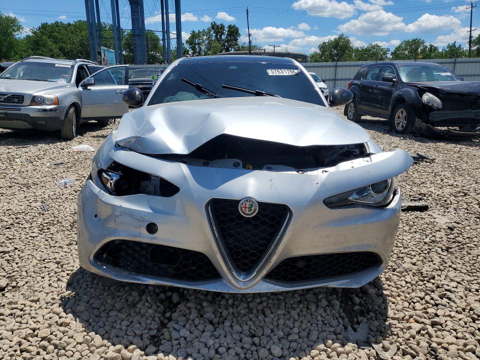 Photo 5 from auction – 2020 ALFA ROMEO GIULIA with VIN ZARFANBN7L7638776