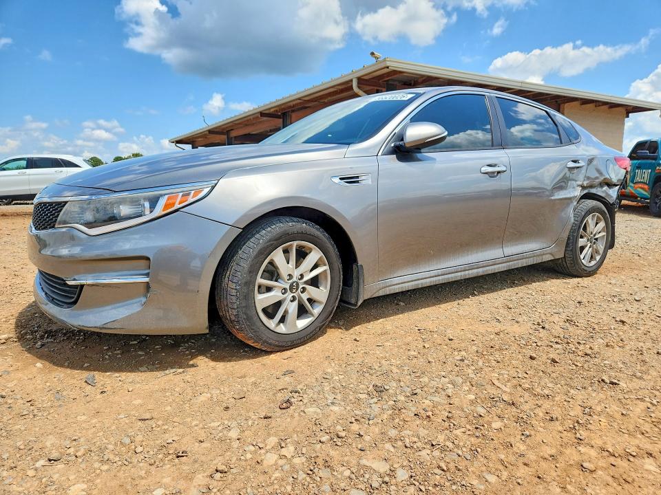KIA OPTIMA 2017 z numerem VIN 5XXGT4L37HG156582 - Zdjęcie z aukcji