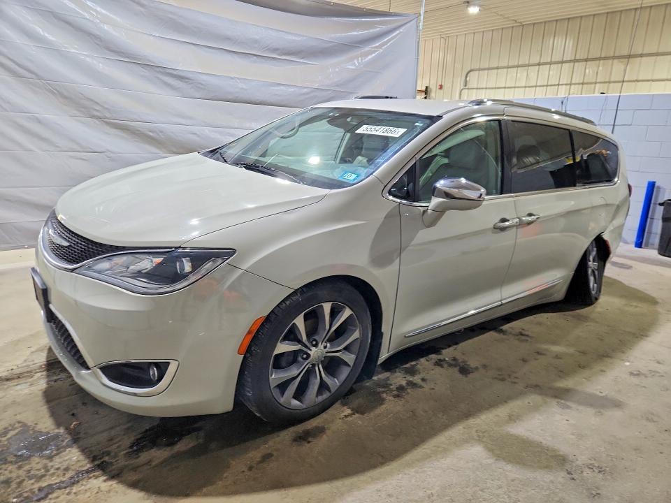 CHRYSLER PACIFICA 2017 with VIN 2C4RC1GG4HR591474 - Photo from auction