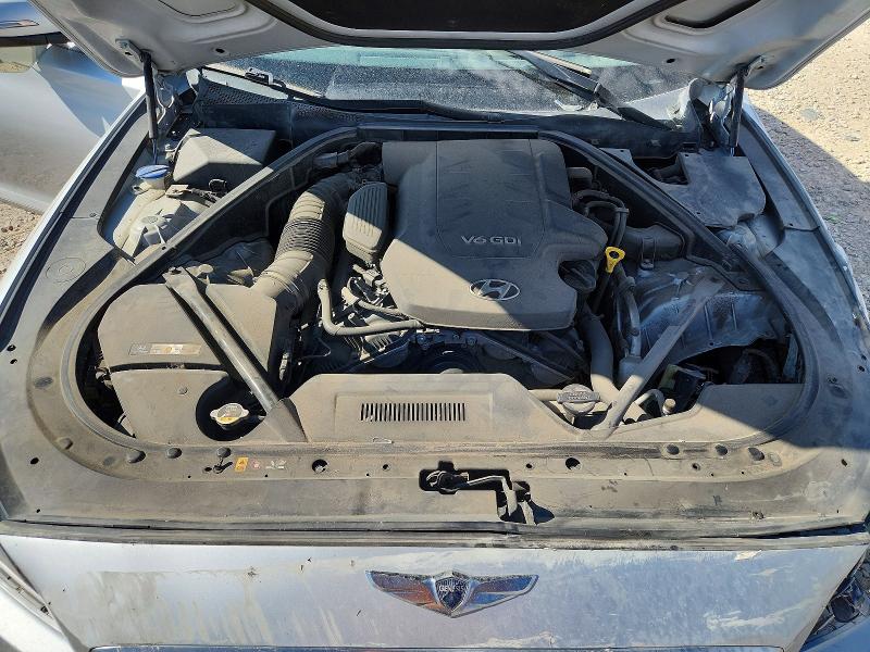 Photo 11 from auction – 2016 HYUNDAI GENESIS with VIN KMHGN4JE4GU134655