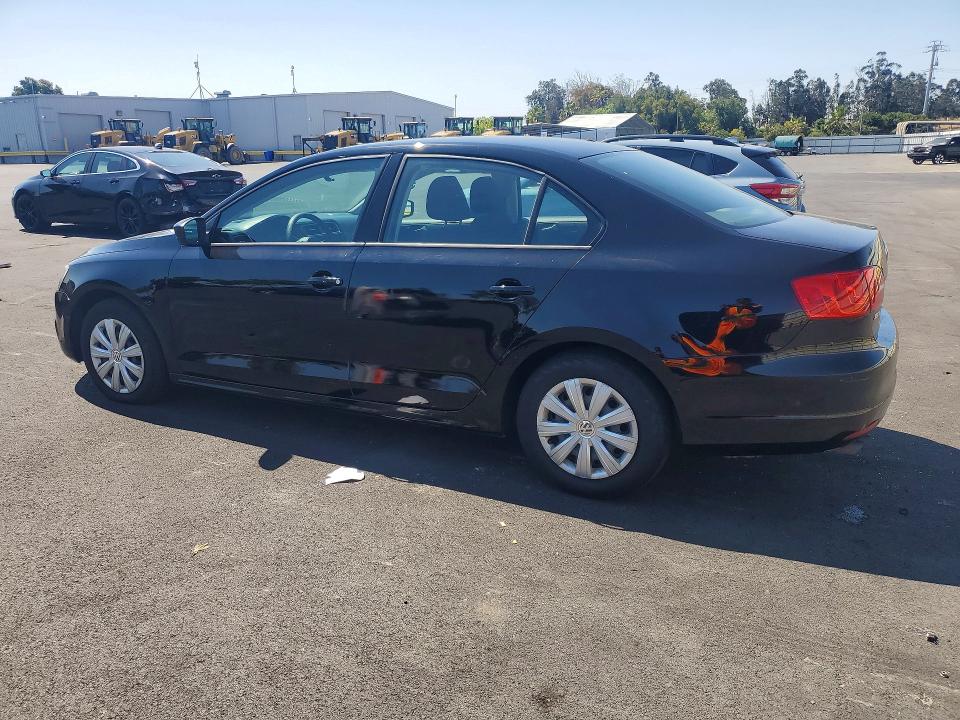 Photo 2 from auction – 2014 VOLKSWAGEN JETTA with VIN 3VW2K7AJ0EM404405