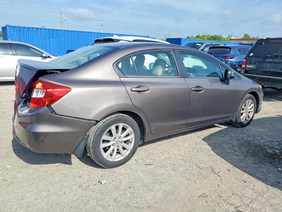 Photo 3 from auction – 2012 HONDA CIVIC with VIN 19XFB2F82CE027242
