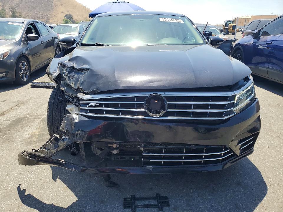 Photo 5 from auction – 2017 VOLKSWAGEN PASSAT with VIN 1VWDT7A30HC035591