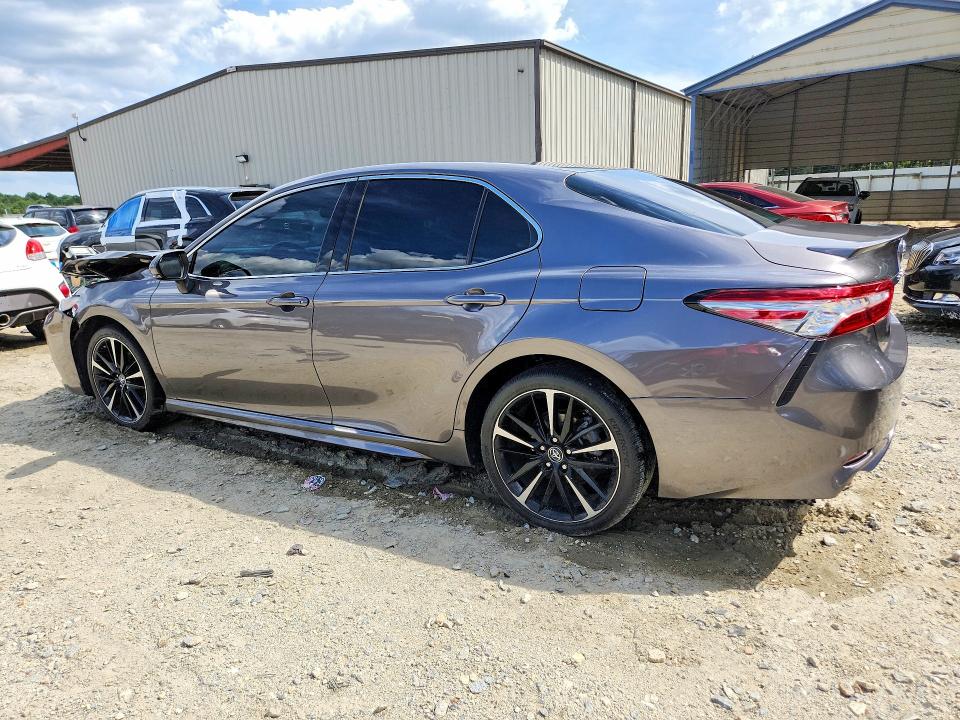 Photo 2 from auction – 2018 TOYOTA CAMRY with VIN 4T1B61HK2JU037348