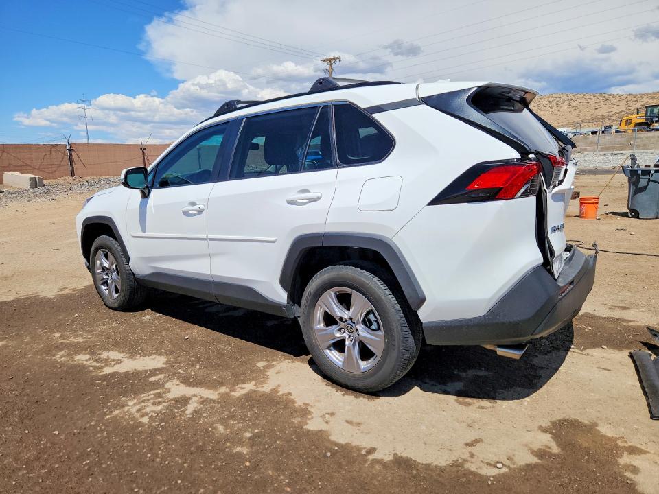 Foto 2 de la subasta – 2023 TOYOTA RAV4 con VIN 2T3P1RFV2PC349803