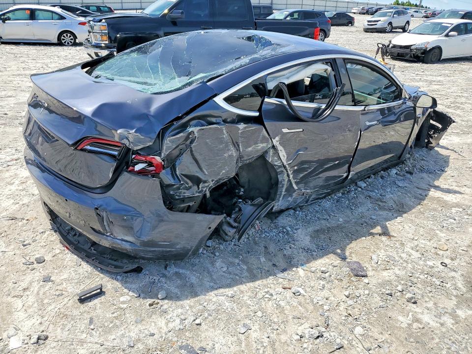 Photo 3 from auction – 2018 TESLA MODEL 3 with VIN 5YJ3E1EA2JF123811