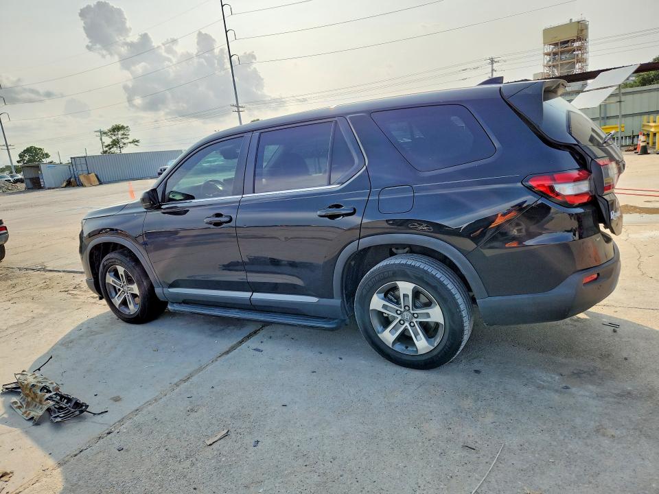 Photo 2 from auction – 2023 HONDA PILOT with VIN 5FNYG2H41PB002126
