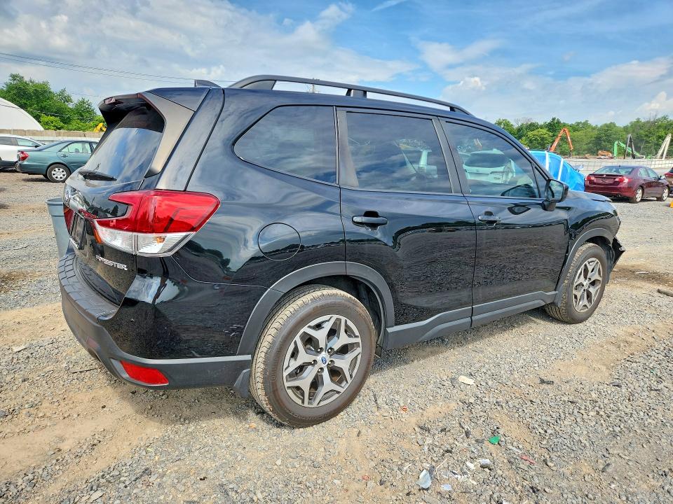Photo 3 from auction – 2020 SUBARU FORESTER with VIN JF2SKAJC1LH405910