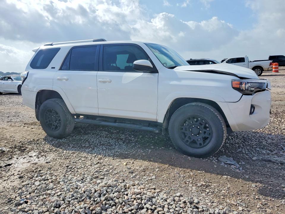 Photo 4 from auction – 2023 TOYOTA 4RUNNER with VIN JTEEU5JR1P5289211