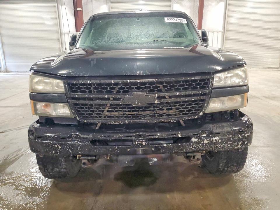 Photo 5 from auction – 2005 CHEVROLET SILVERADO with VIN 1GCHK29U95E144574
