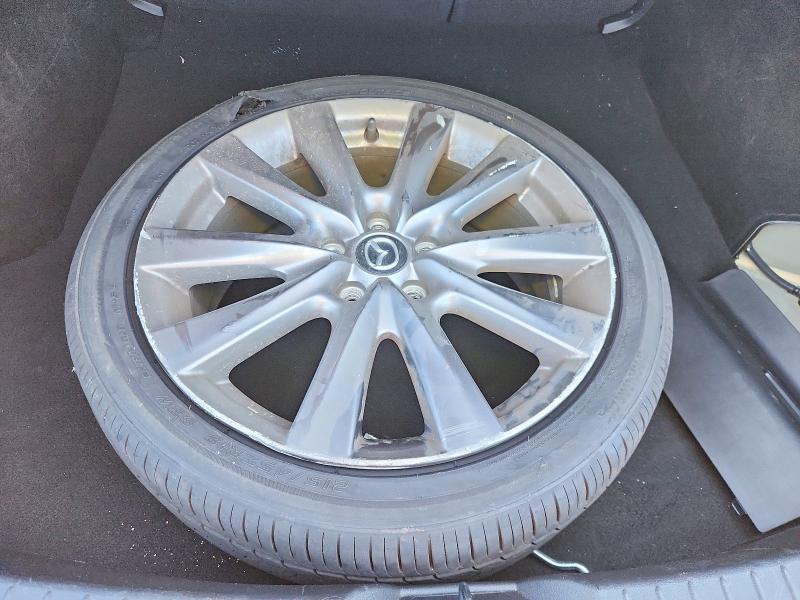 Photo 12 from auction – 2019 MAZDA 3 with VIN JM1BPACL9K1110686