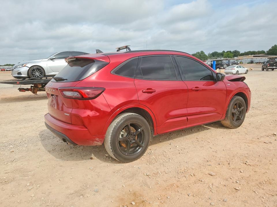 Photo 3 from auction – 2023 FORD ESCAPE with VIN 1FMCU9MN5PUA09075