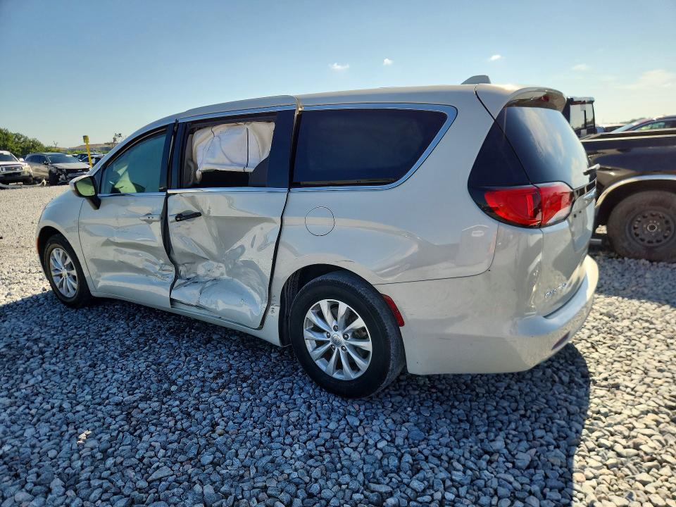 Photo 2 from auction – 2017 CHRYSLER PACIFICA with VIN 2C4RC1DG5HR579015