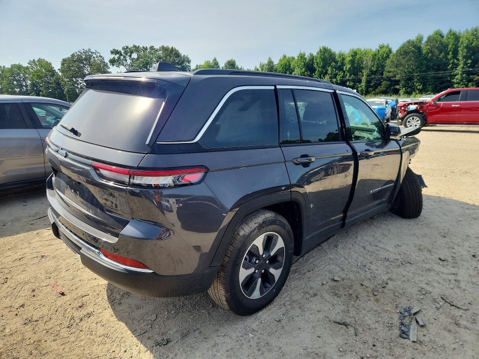 Photo 3 from auction – 2024 JEEP GRAND CHEROKEE with VIN 1C4RJYB60RC253433