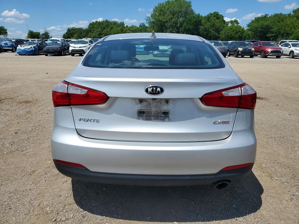 صورة رقم 6 من المزاد - 2016 KIA FORTE مع VIN KNAFZ4A86G5550437