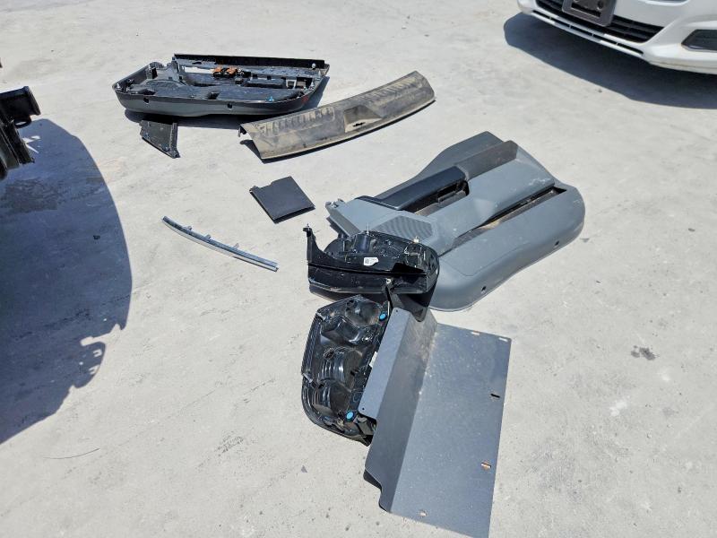 Photo 13 from auction – 2021 CHEVROLET TAHOE with VIN 1GNSCLED7MR291389