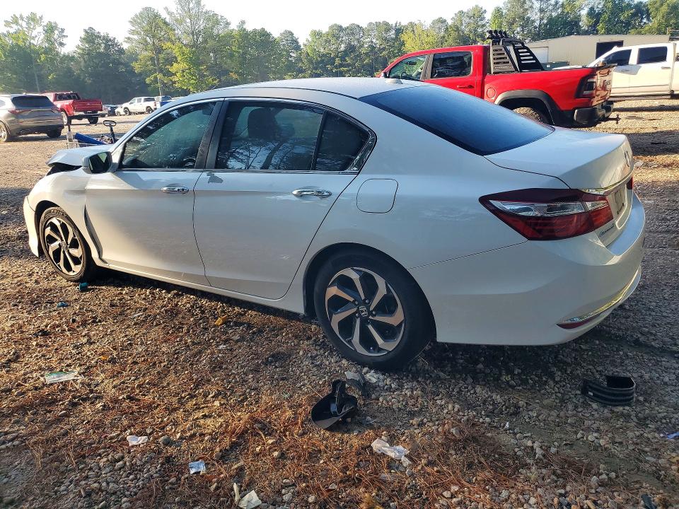 Photo 2 from auction – 2016 HONDA ACCORD with VIN 1HGCR2F73GA215154