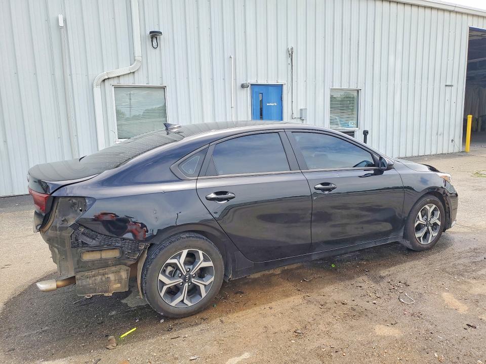 Photo 3 from auction – 2021 KIA FORTE with VIN 3KPF24AD5ME381340