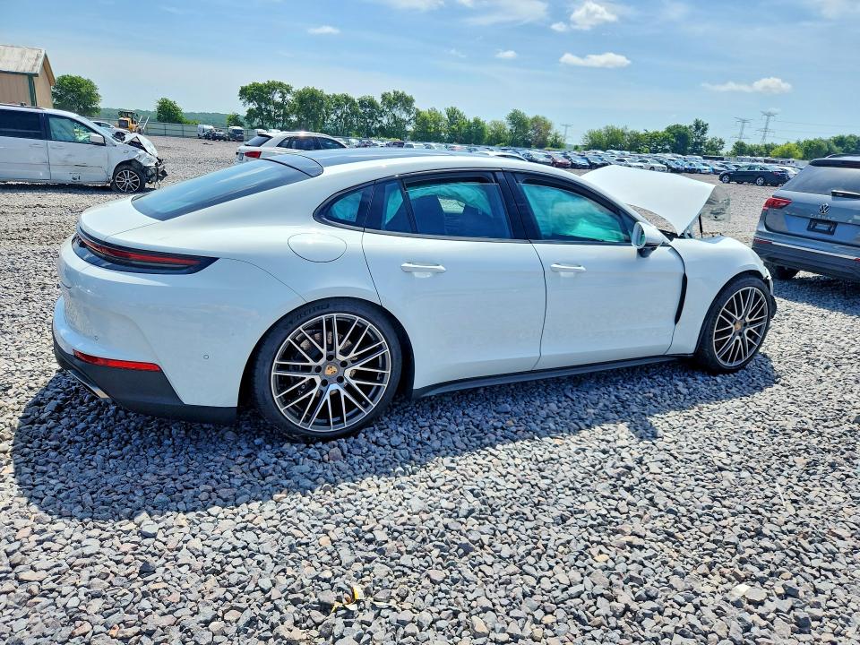 Foto 3 de la subasta – 2025 PORSCHE PANAMERA con VIN WP0AA2YA8SL011808