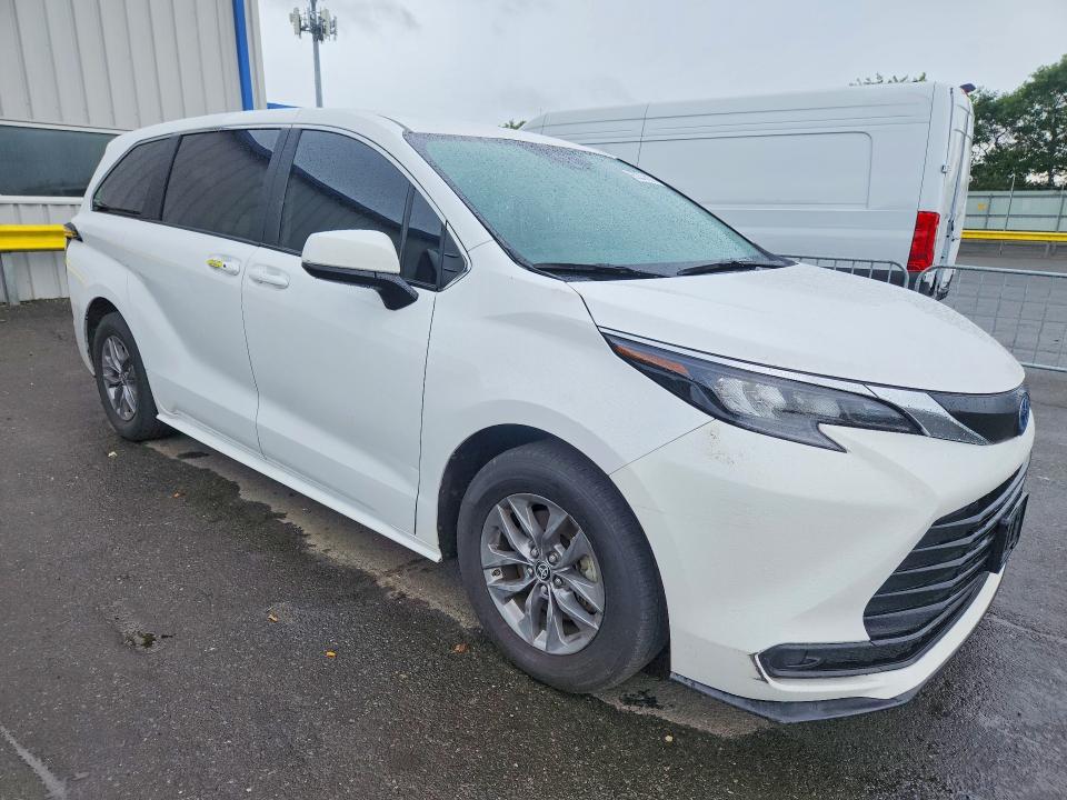 Photo 4 from auction – 2025 TOYOTA SIENNA with VIN 5TDKSKFC8SS190159