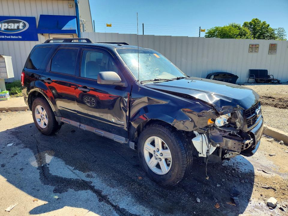 Photo 4 from auction – 2011 FORD ESCAPE with VIN 1FMCU5K31BKA49006