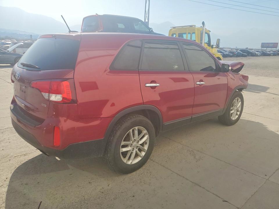 Photo 3 from auction – 2015 KIA SORENTO with VIN 5XYKT3A67FG595291